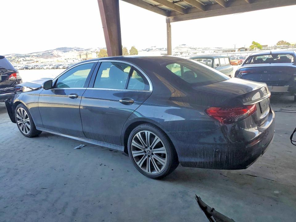 55610236 :رقم المزاد ، W1KZF8DB1NB022011 vin ، 2022 Mercedes-benz E مزاد بيع