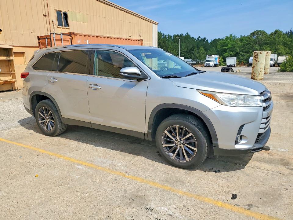 2019 Toyota Highlander მანქანა იყიდება აუქციონზე, vin: 5TDKZRFH4KS550625, აუქციონის ნომერი: 54583156