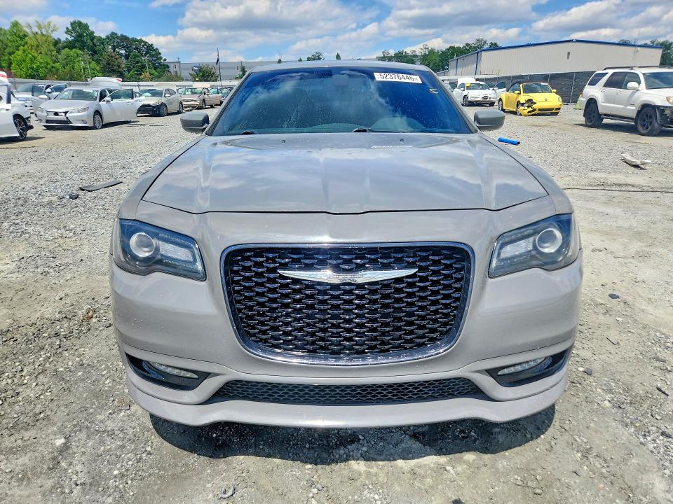 Продаж на аукціоні авто 2018 Chrysler 300, vin: 2C3CCABG0JH151510, номер лоту: 52376446
