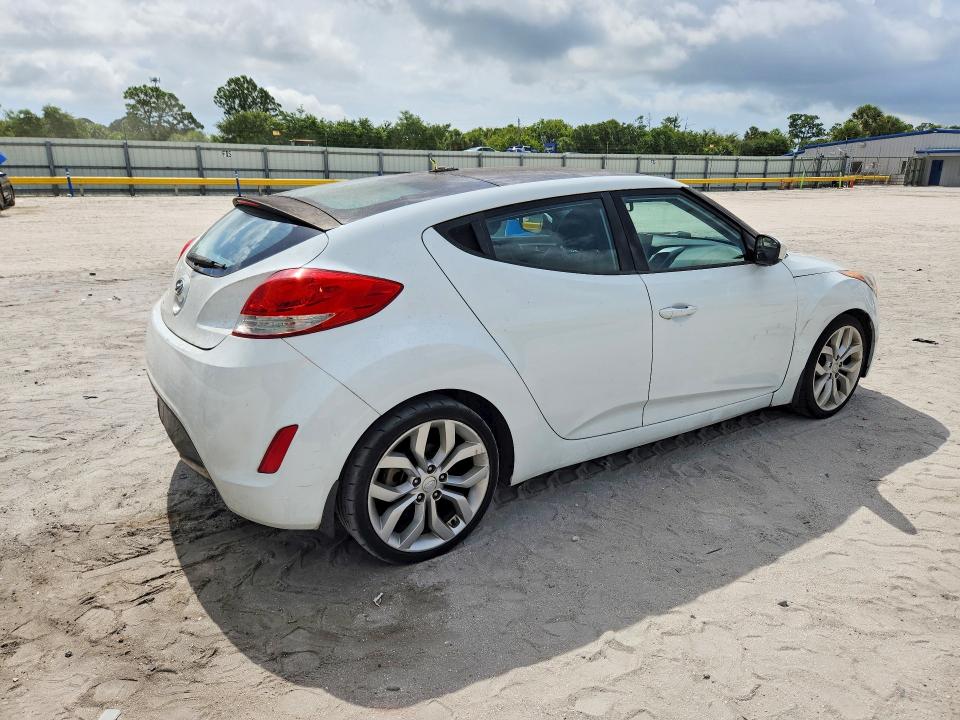 2015 Hyundai Veloster მანქანა იყიდება აუქციონზე, vin: KMHTC6AD3FU237121, აუქციონის ნომერი: 55231866