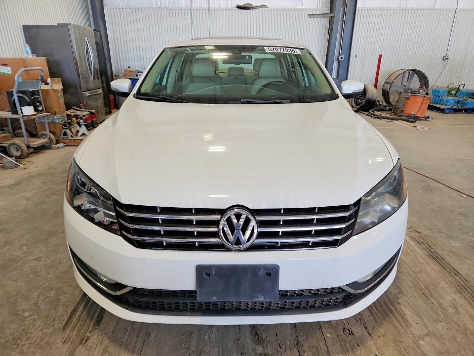 2013 Volkswagen Passat მანქანა იყიდება აუქციონზე, vin: 1VWBN7A37DC049242, აუქციონის ნომერი: 52077936