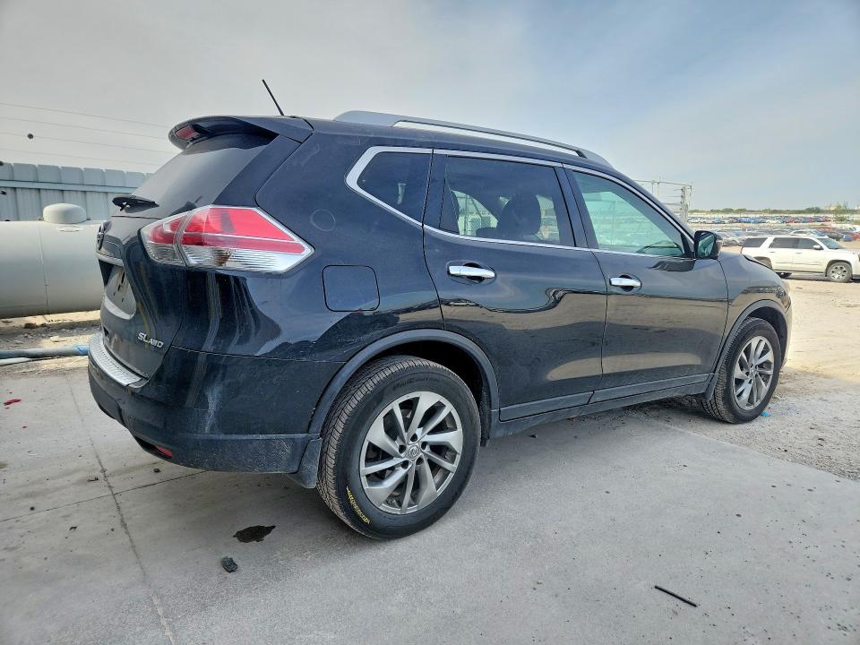 2015 Nissan Rogue მანქანა იყიდება აუქციონზე, vin: 5N1AT2MV2FC823268, აუქციონის ნომერი: 52333816