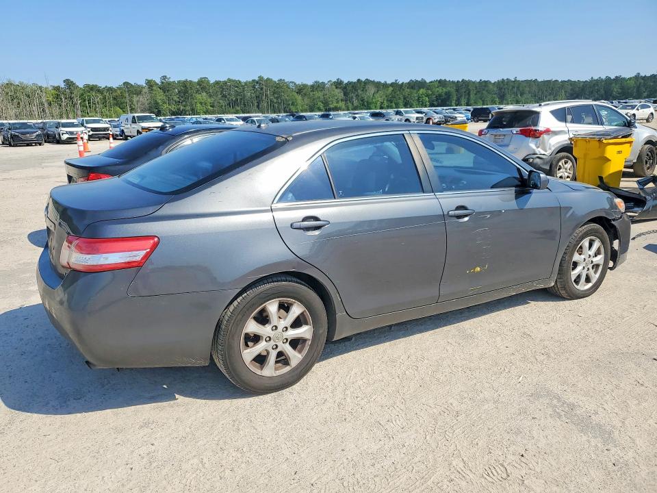 52361196 :رقم المزاد ، 4T1BF3EK3BU118988 vin ، 2011 Toyota Camry مزاد بيع
