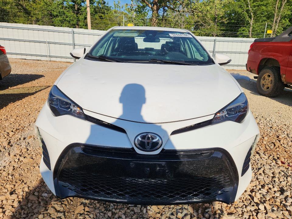 52444186 :رقم المزاد ، 5YFBURHE3HP623308 vin ، 2017 Toyota Corolla مزاد بيع