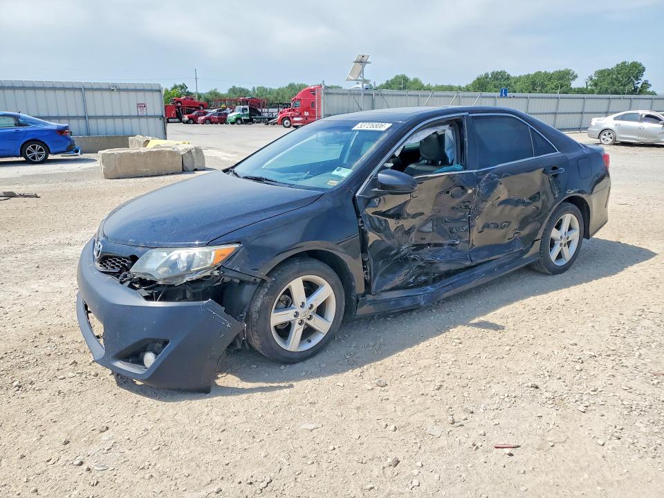 53726806 :رقم المزاد ، 4T1BF1FK9DU272062 vin ، 2013 Toyota Camry مزاد بيع