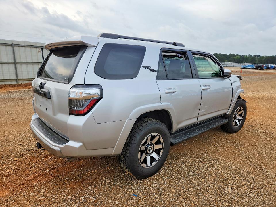 52783536 :رقم المزاد ، JTEPU5JR9N6006148 vin ، 2022 Toyota 4runner مزاد بيع