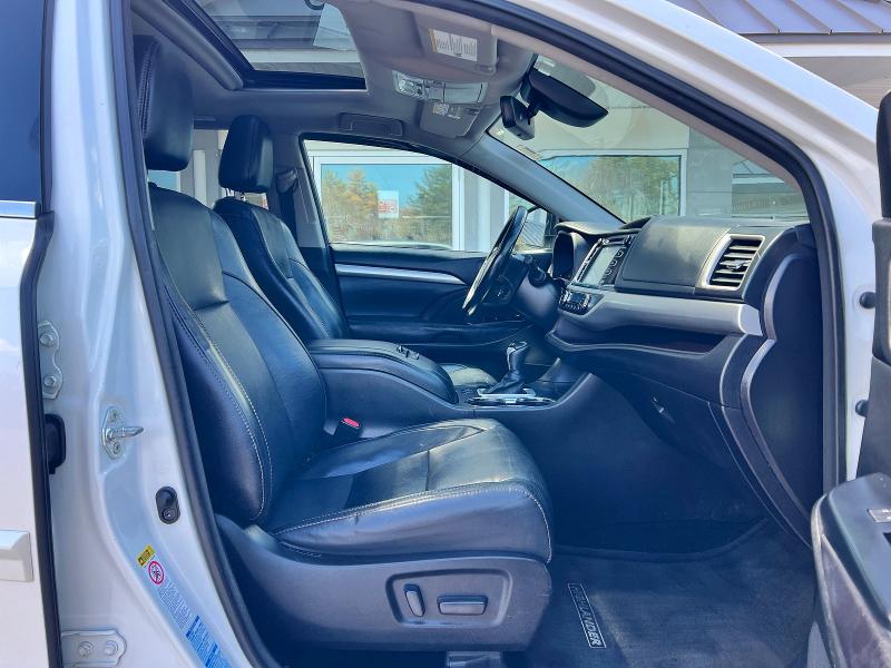 Продажа на аукционе авто 2017 Toyota Highlander, vin: 5TDJZRFH8HS357253, номер лота: 52450016