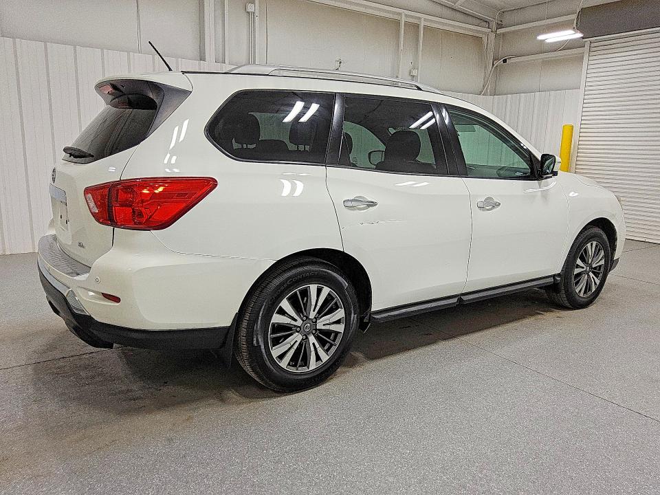 Продажа на аукционе авто 2017 Nissan Pathfinder, vin: 5N1DR2MN3HC630044, номер лота: 53235666