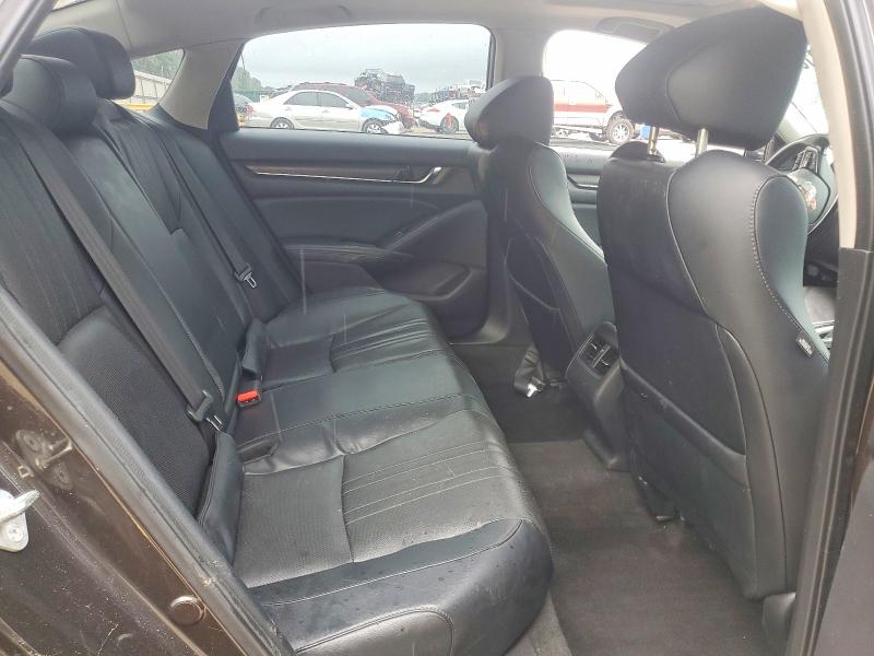 Продажа на аукционе авто 2018 Honda Accord, vin: 1HGCV1F54JA033717, номер лота: 51719316