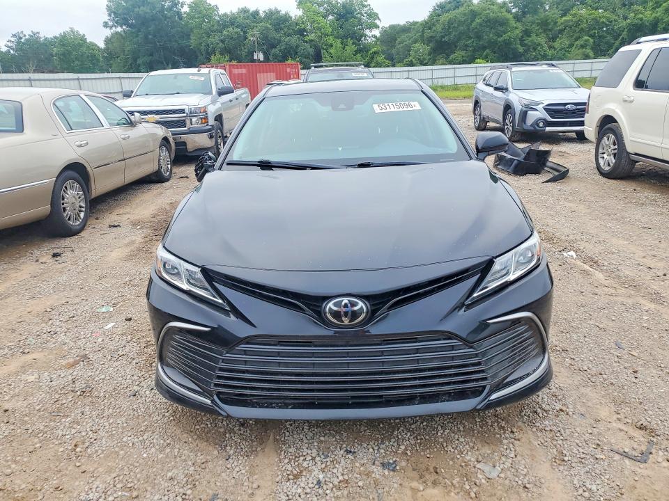 Продаж на аукціоні авто 2021 Toyota Camry, vin: 4T1C11AK0MU455683, номер лоту: 53115096