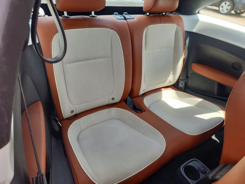 53012746 :رقم المزاد ، 3VWF17AT9FM655270 vin ، 2015 Volkswagen Beetle مزاد بيع