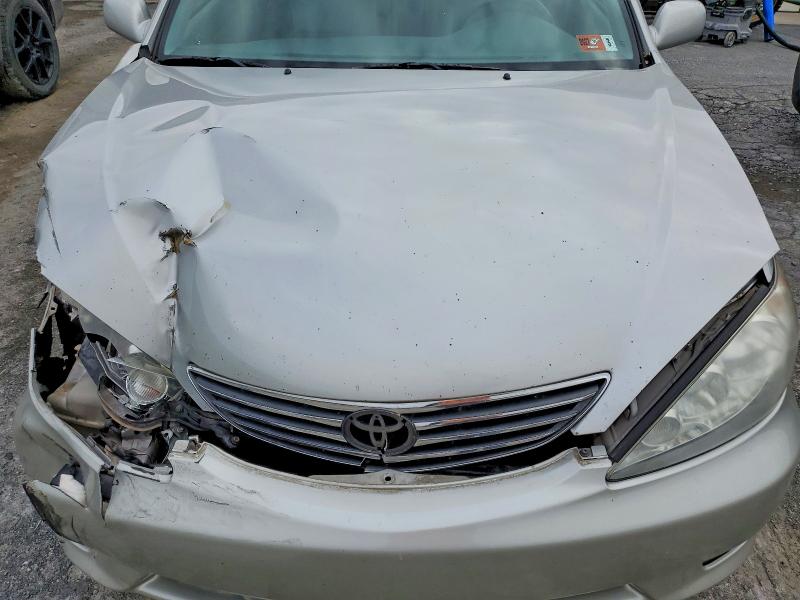 2005 Toyota Camry მანქანა იყიდება აუქციონზე, vin: 4T1BF30K15U093505, აუქციონის ნომერი: 52716106