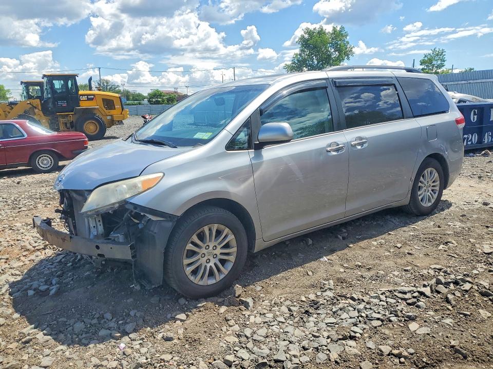 Продажа на аукционе авто 2013 Toyota Sienna, vin: 5TDYK3DC2DS366709, номер лота: 54827406