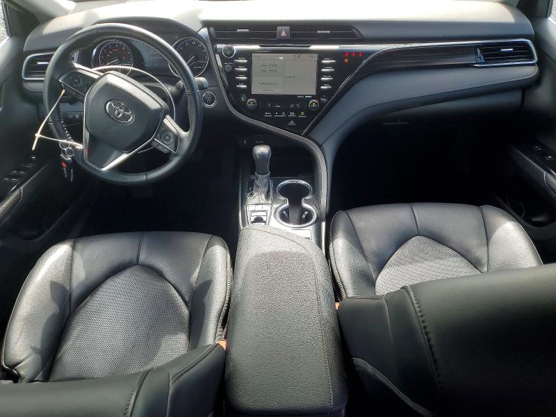 53651946 :رقم المزاد ، 4T1F11BK4LU010972 vin ، 2020 Toyota Camry مزاد بيع
