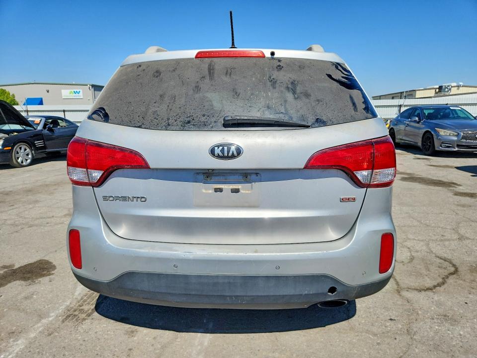 2015 Kia Sorento მანქანა იყიდება აუქციონზე, vin: 5XYKT4A68FG640731, აუქციონის ნომერი: 53211656
