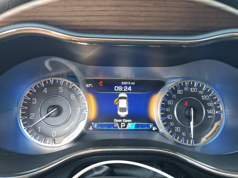 52203456 :رقم المزاد ، 1C3CCCCG3FN567639 vin ، 2015 Chrysler 200 مزاد بيع
