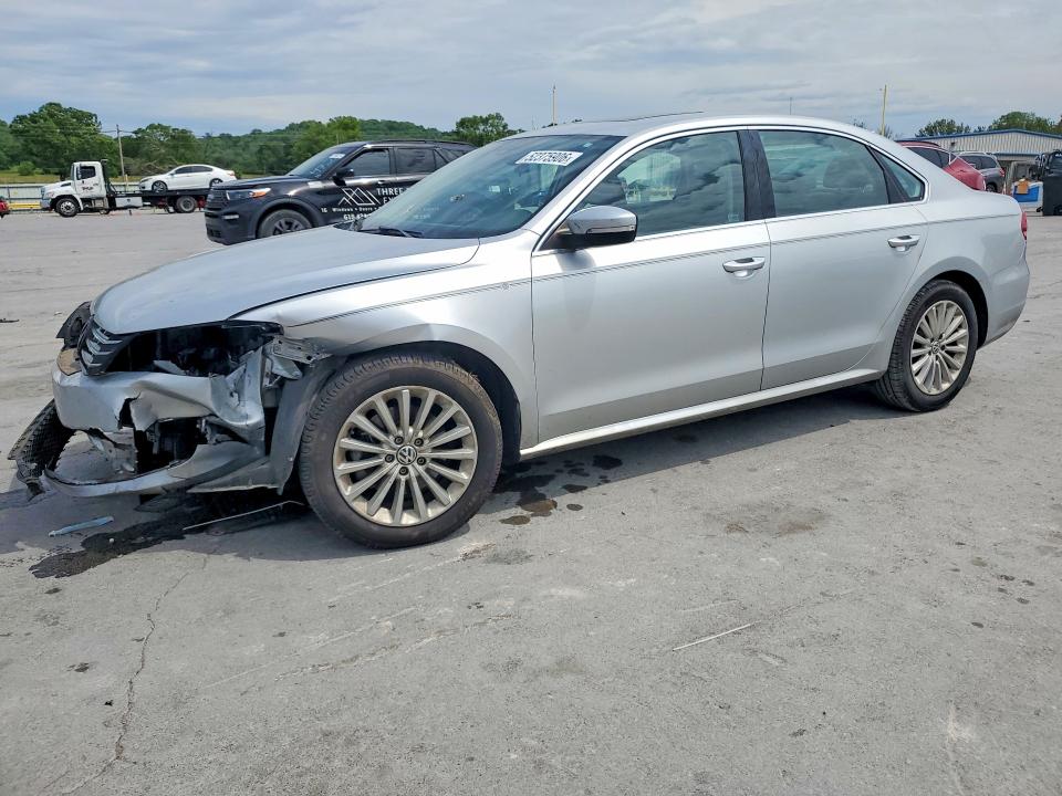 52375906 :رقم المزاد ، 1VWBV7A32FC075332 vin ، 2015 Volkswagen Passat مزاد بيع