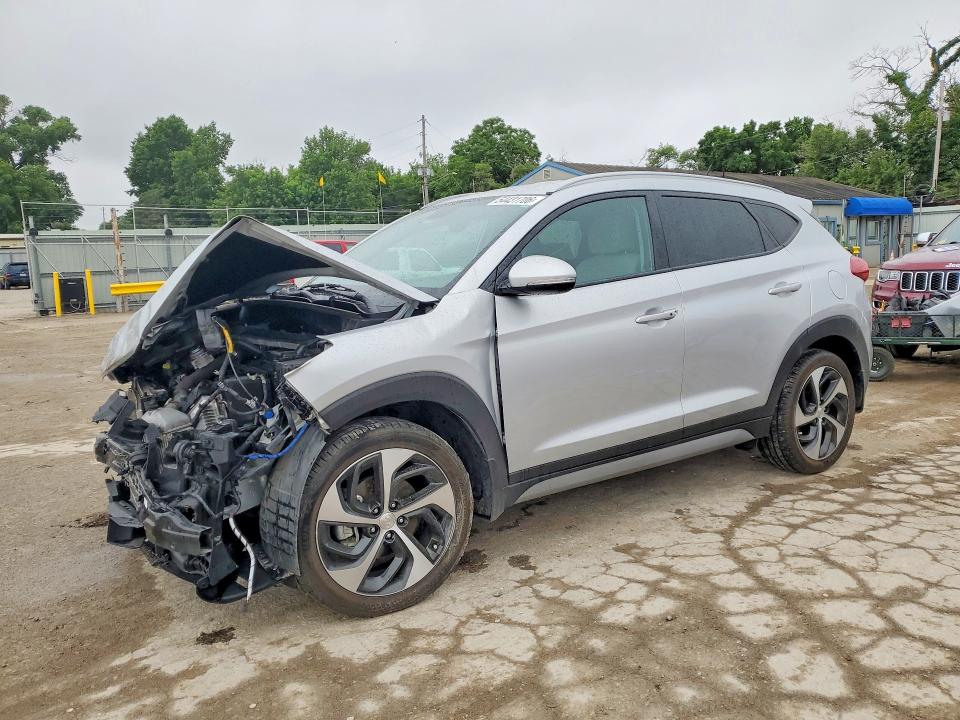 54431706 :رقم المزاد ، KM8J33A28HU373560 vin ، 2017 Hyundai Tucson مزاد بيع