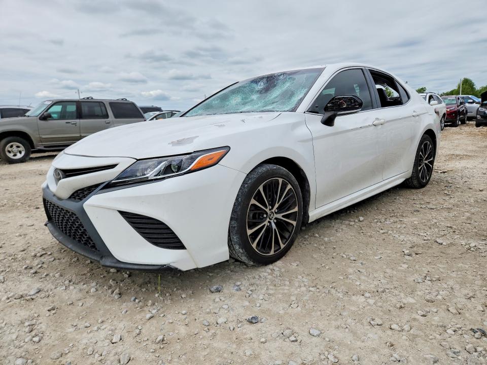 52268416 :رقم المزاد ، JTNB11HK4J3005800 vin ، 2018 Toyota Camry مزاد بيع