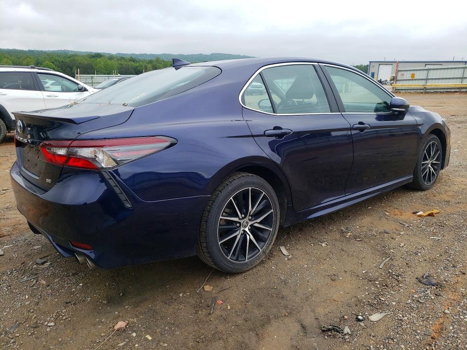51504706 :رقم المزاد ، 4T1G11AK1NU045932 vin ، 2022 Toyota Camry مزاد بيع