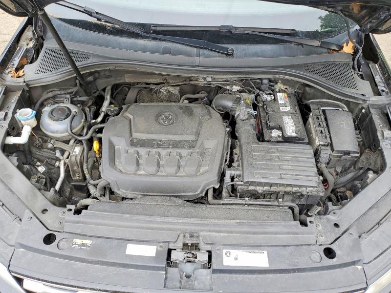 54626216 :رقم المزاد ، 3VV1B7AX7JM037582 vin ، 2018 Volkswagen Tiguan مزاد بيع