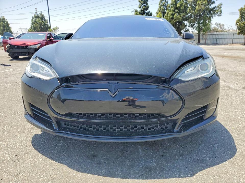 2013 Tesla Model S მანქანა იყიდება აუქციონზე, vin: 5YJSA1DP6DFP03502, აუქციონის ნომერი: 52185736