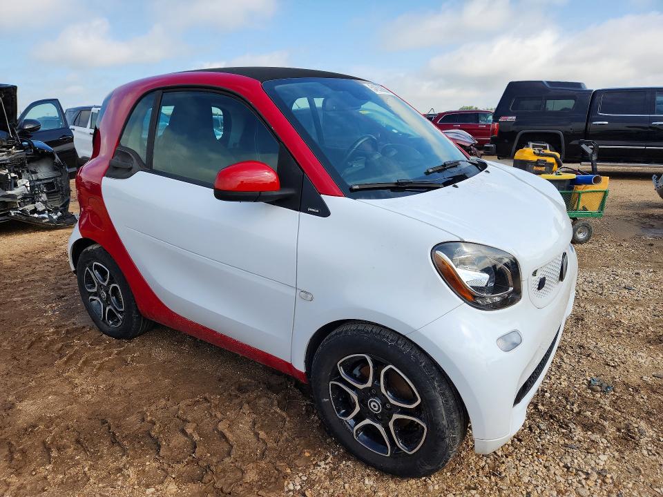 54650866 :رقم المزاد ، WMEFJ9BA0JK283377 vin ، 2018 Smart Fortwo مزاد بيع