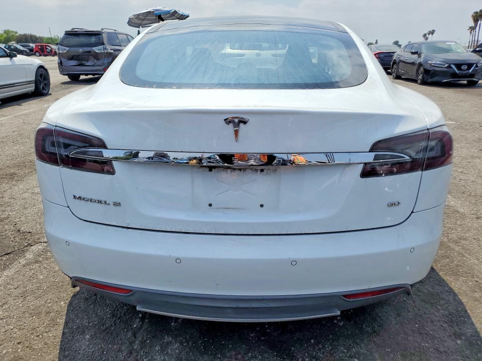 53805706 :رقم المزاد ، 5YJSA1S15EFP30383 vin ، 2014 Tesla Model S مزاد بيع