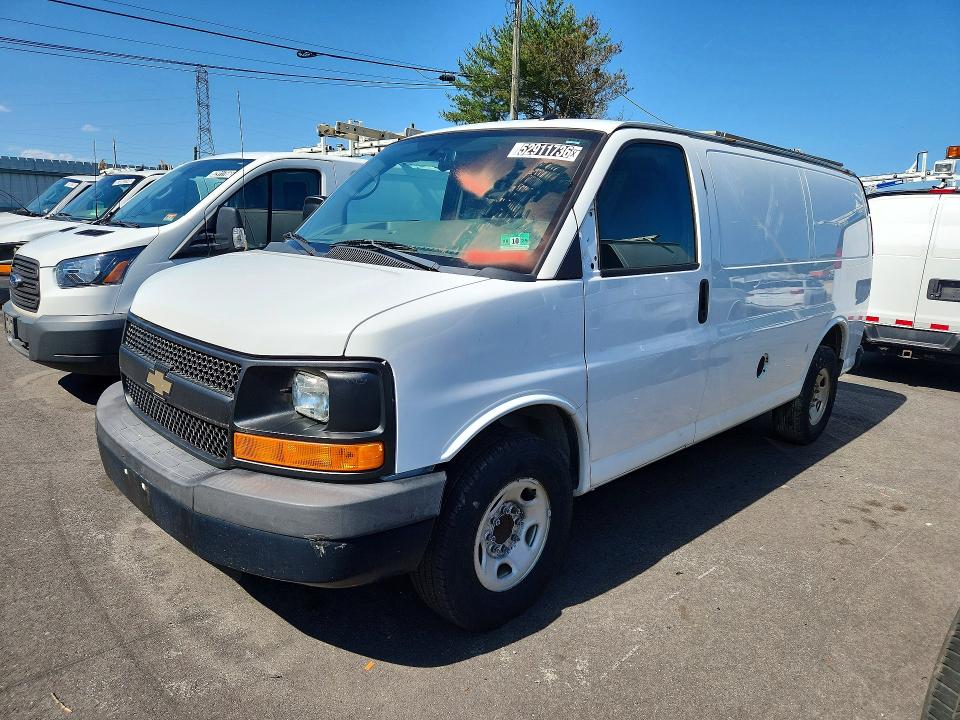 52911736 :رقم المزاد ، 1GCWGFCF8F1161093 vin ، 2015 Chevrolet Express G2500 مزاد بيع
