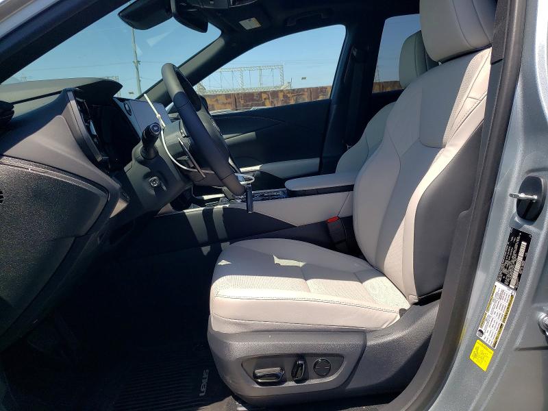 53084896 :رقم المزاد ، 2T2BBMCA4TC132277 vin ، 2026 Lexus Rx 350h مزاد بيع