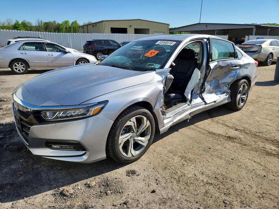 53998916 :رقم المزاد ، 1HGCV1F62JA113820 vin ، 2018 Honda Accord مزاد بيع