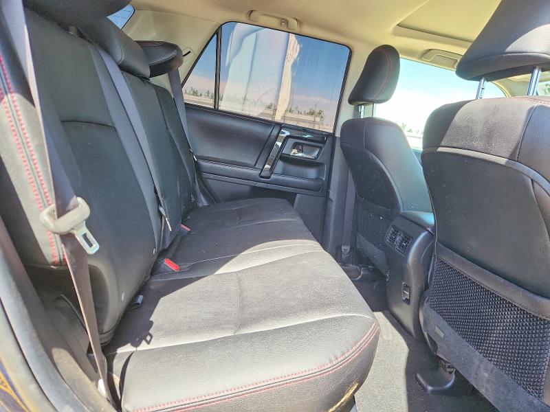 Auction sale of the 2018 Toyota 4runner, vin: JTEBU5JR4J5585012, lot number: 53538266