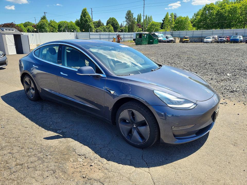 54163476 :رقم المزاد ، 5YJ3E1EB4JF089766 vin ، 2018 Tesla Model 3 مزاد بيع
