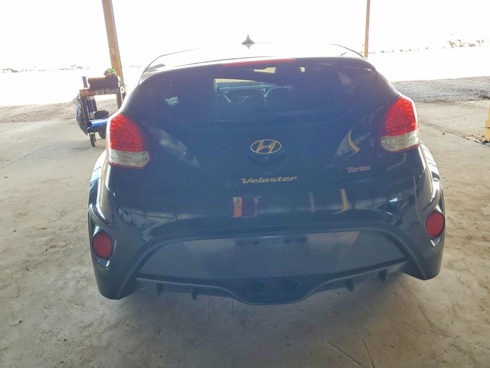 2015 Hyundai Veloster მანქანა იყიდება აუქციონზე, vin: KMHTC6AE3FU243509, აუქციონის ნომერი: 55222716
