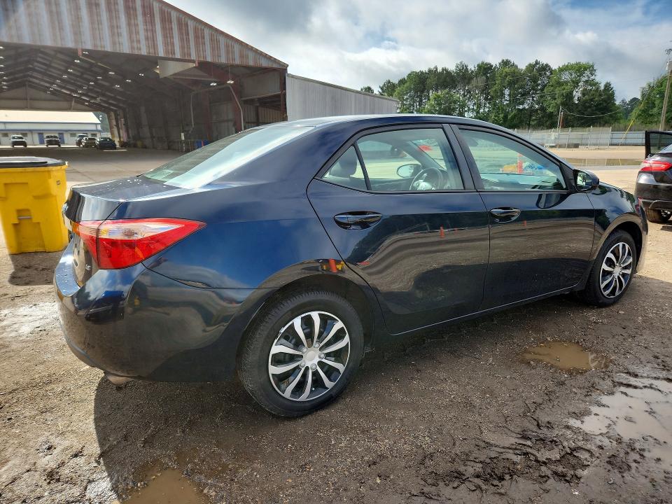 54538526 :رقم المزاد ، 2T1BURHE8HC789775 vin ، 2017 Toyota Corolla مزاد بيع
