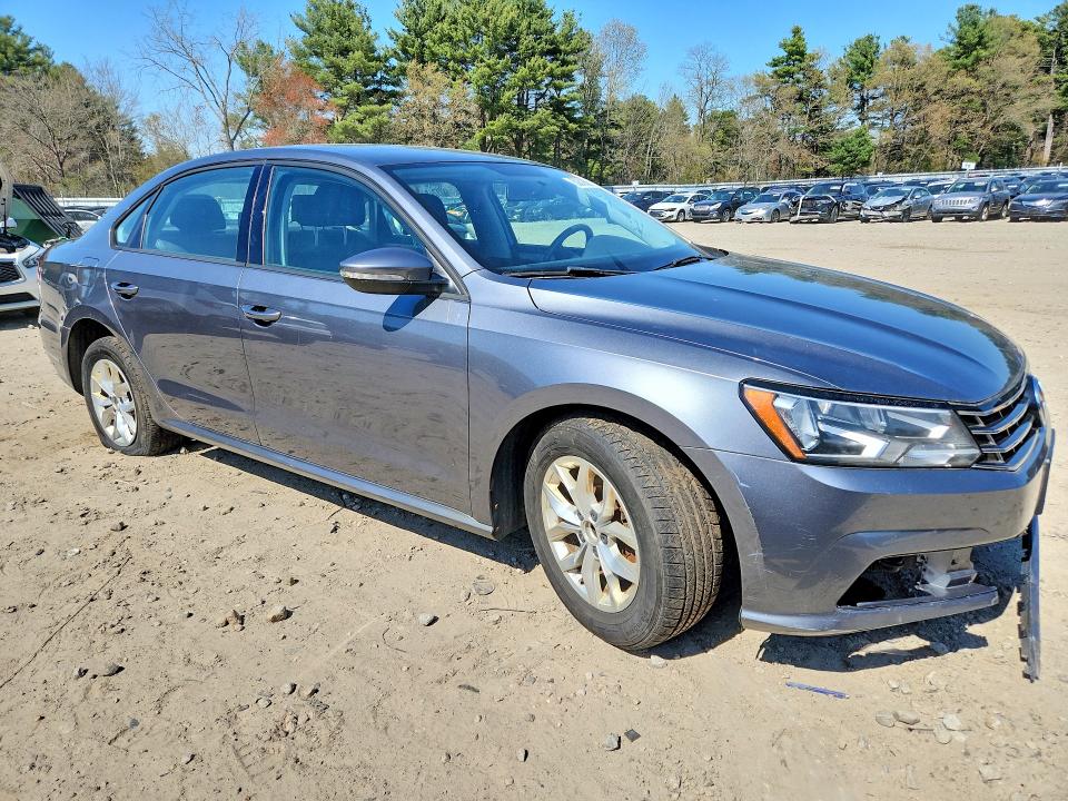 2018 Volkswagen Passat მანქანა იყიდება აუქციონზე, vin: 1VWAA7A36JC000598, აუქციონის ნომერი: 52332656