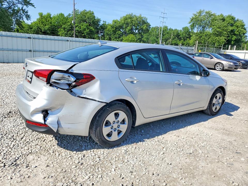 55576316 :رقم المزاد ، 3KPFL4A73JE184458 vin ، 2018 Kia Forte مزاد بيع