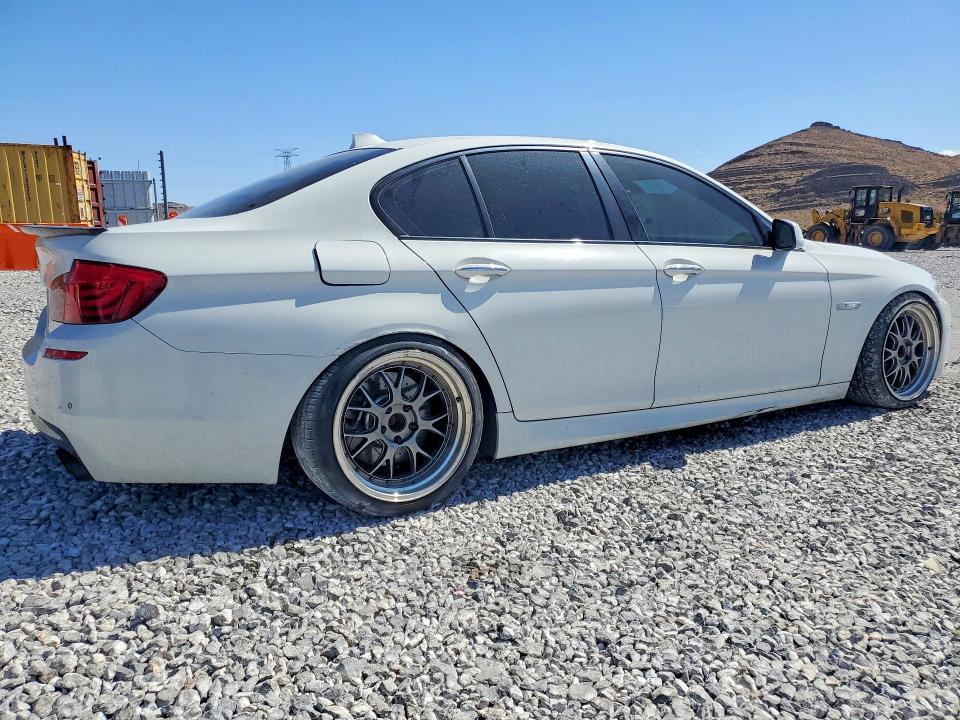 54699356 :رقم المزاد ، WBAFR9C57BC757679 vin ، 2011 Bmw 550 مزاد بيع