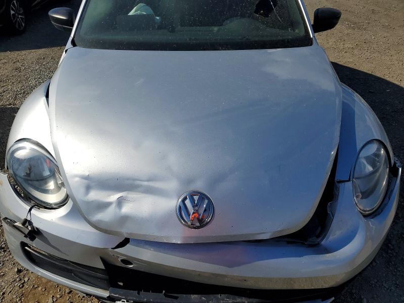 2014 Volkswagen Beetle მანქანა იყიდება აუქციონზე, vin: 3VWFP7AT6EM621381, აუქციონის ნომერი: 55116616