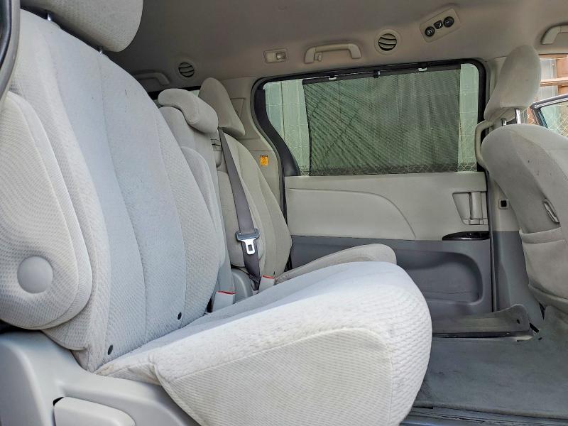 55188756 :رقم المزاد ، 5TDKK3DC6BS090490 vin ، 2011 Toyota Sienna مزاد بيع