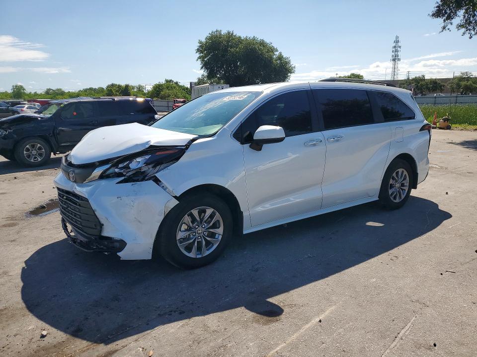 Auction sale of the 2025 Toyota Sienna, vin: 5TDJRKEC6SS244101, lot number: 53732746