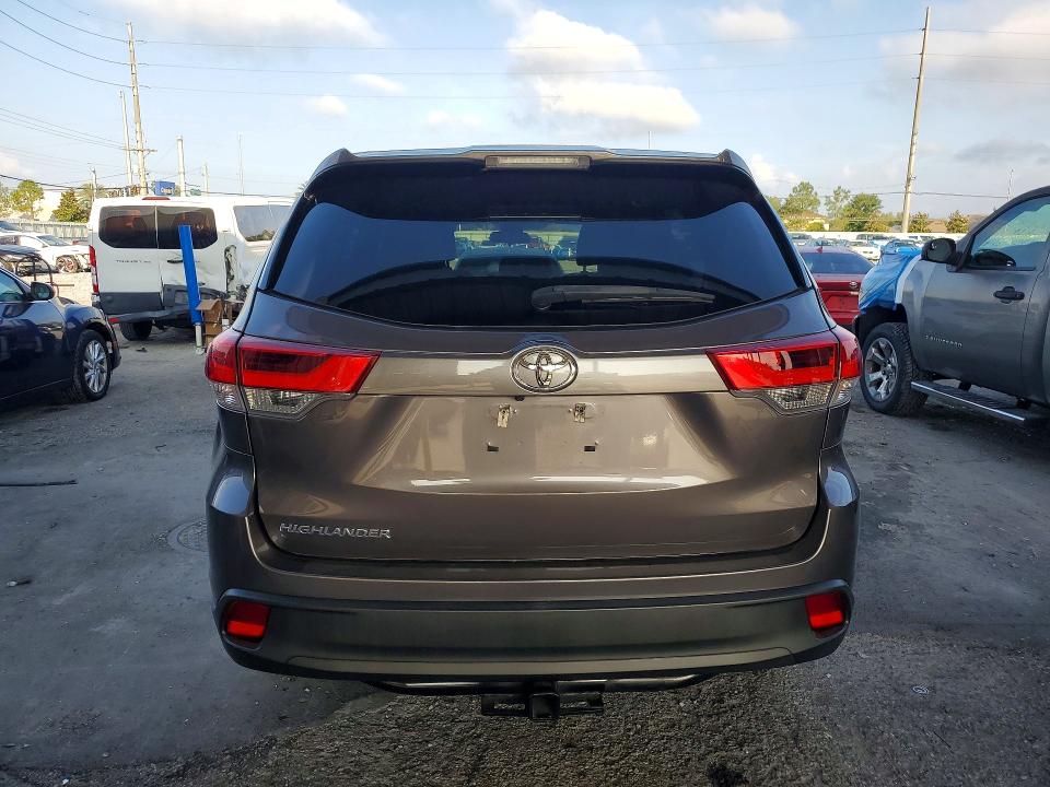 2019 Toyota Highlander მანქანა იყიდება აუქციონზე, vin: 5TDZZRFH2KS366797, აუქციონის ნომერი: 52023546