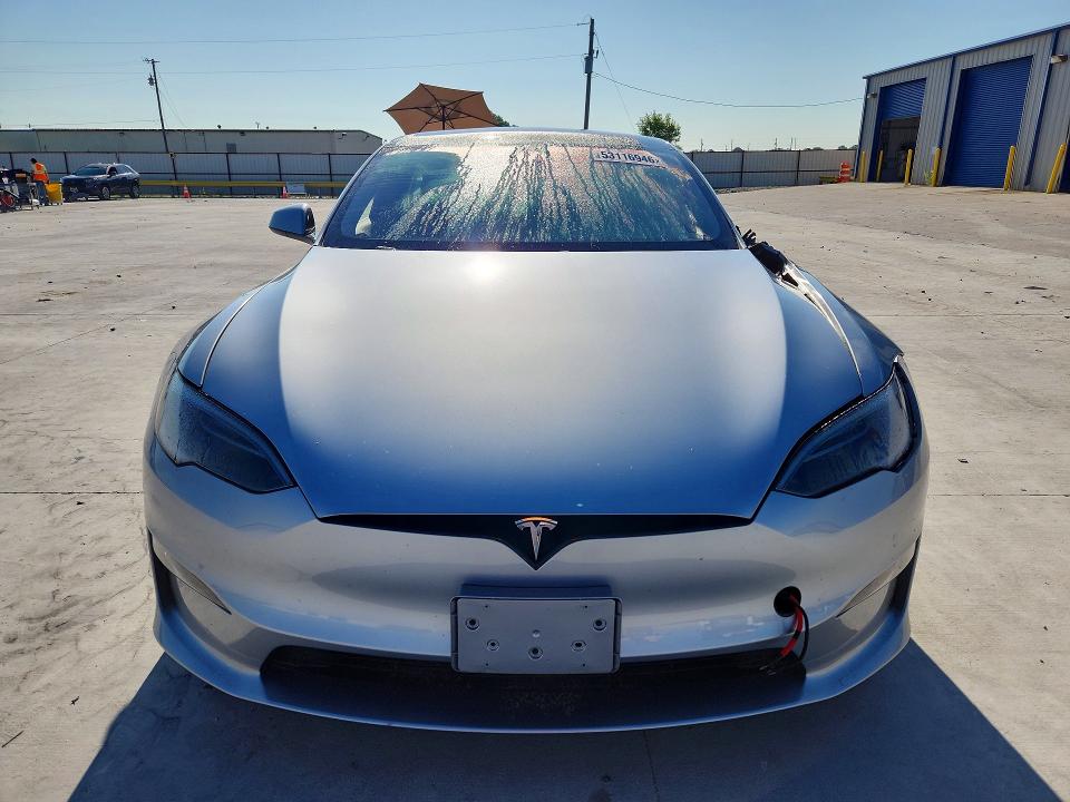 53116946 :رقم المزاد ، 5YJSA1E58SF551202 vin ، 2025 Tesla Model S مزاد بيع