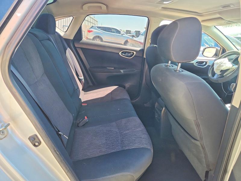 52803986 :رقم المزاد ، 3N1AB7AP7FY313177 vin ، 2015 Nissan Sentra مزاد بيع