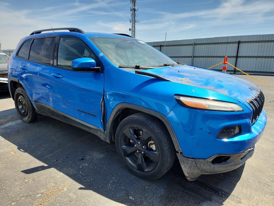54465286 :رقم المزاد ، 1C4PJLCB1JD563742 vin ، 2018 Jeep Cherokee مزاد بيع