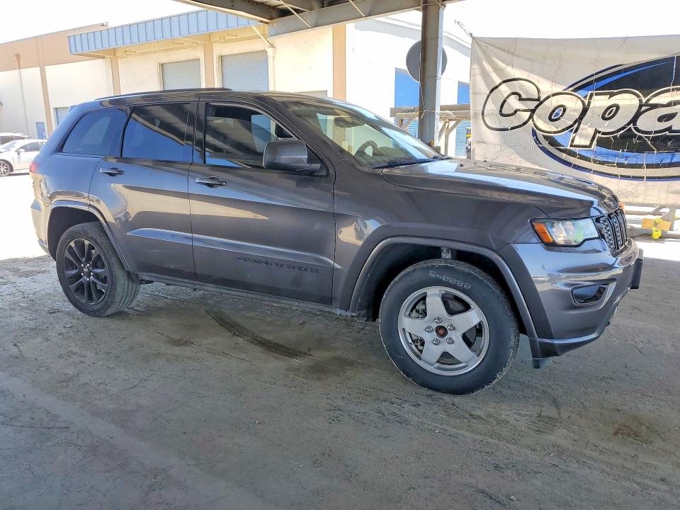 53831576 :رقم المزاد ، 1C4RJFAGXJC296843 vin ، 2018 Jeep Grand Cherokee مزاد بيع