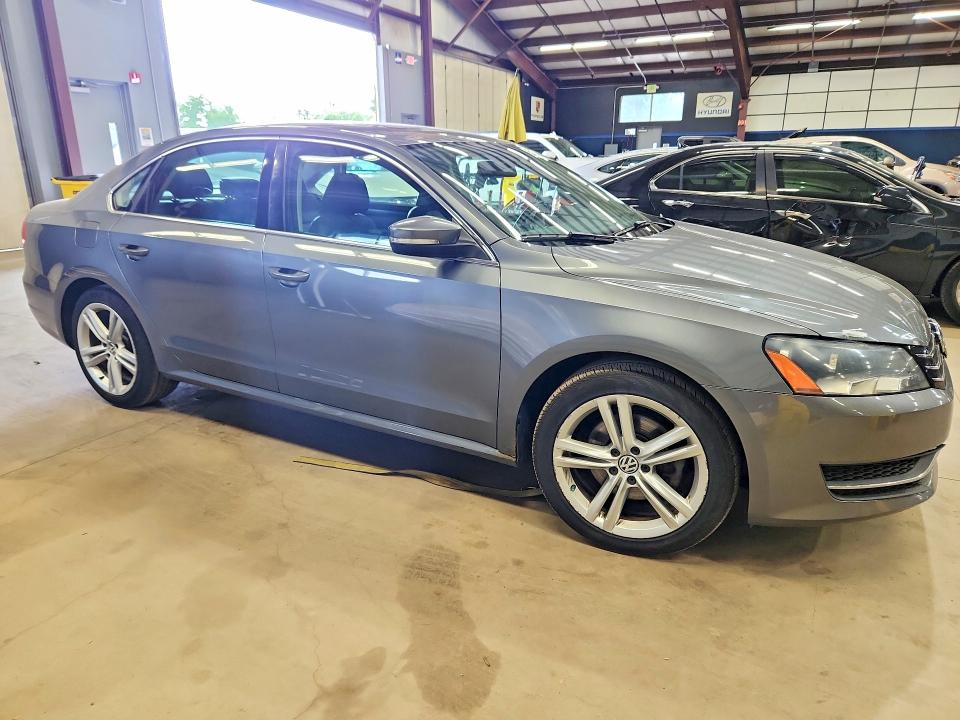 54181506 :رقم المزاد ، 1VWBT7A34EC077233 vin ، 2014 Volkswagen Passat مزاد بيع