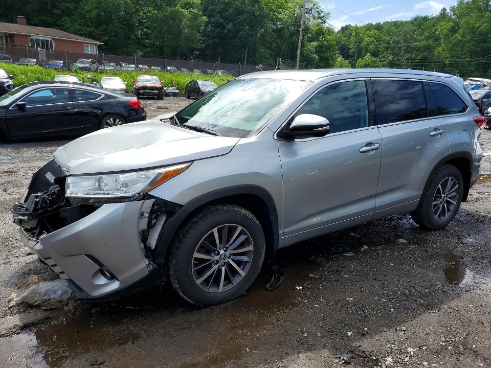 2018 Toyota Highlander მანქანა იყიდება აუქციონზე, vin: 5TDJZRFH3JS857097, აუქციონის ნომერი: 54475346