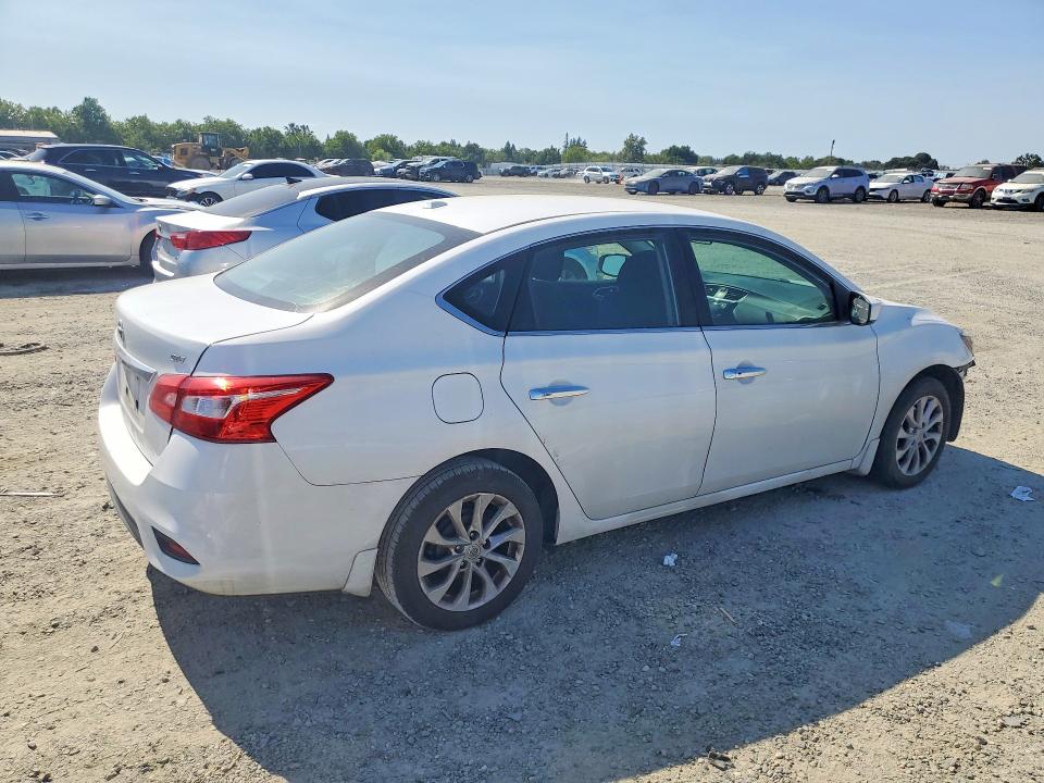 54522886 :رقم المزاد ، 3N1AB7AP6JL639218 vin ، 2018 Nissan Sentra مزاد بيع