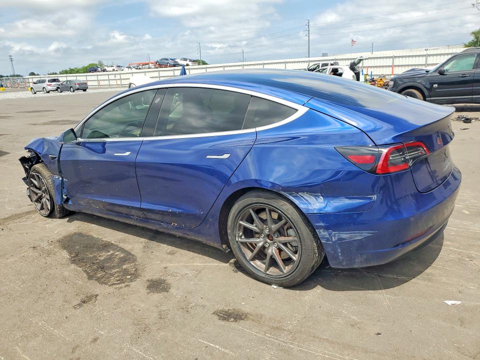 53765006 :رقم المزاد ، 5YJ3E1EA0JF005580 vin ، 2018 Tesla Model 3 مزاد بيع
